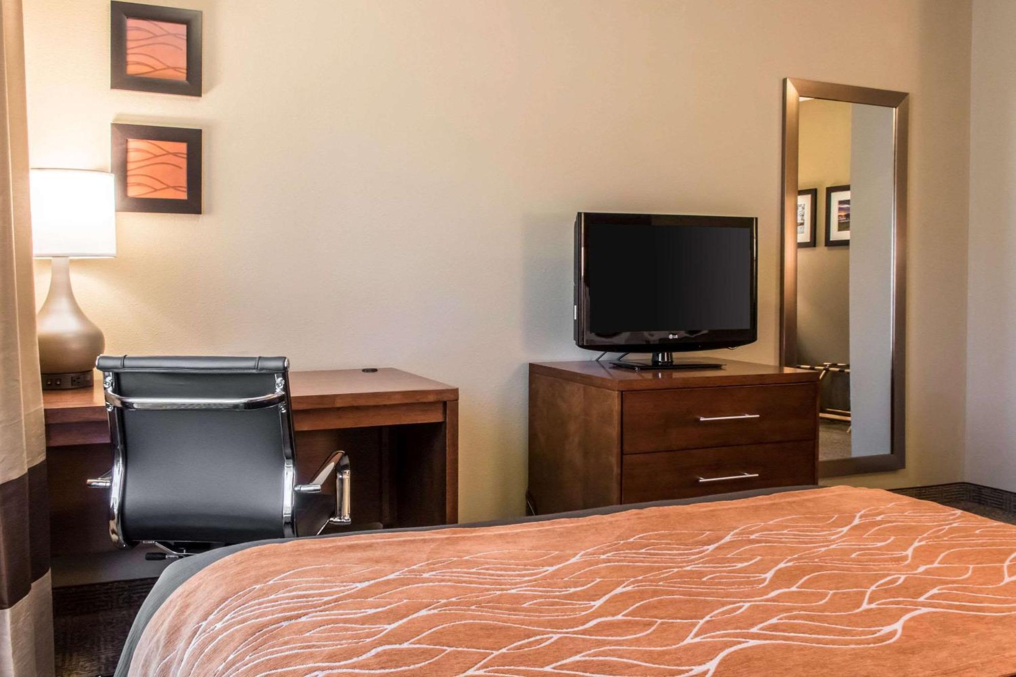 Comfort Inn Lancaster County Columbia Exterior photo